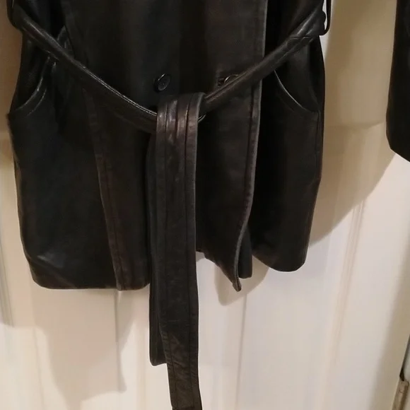 Danier button front belted black leather jacket ladies US size 6 - Picture 3 of 15